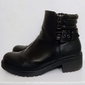 Allot Womans Black Boots